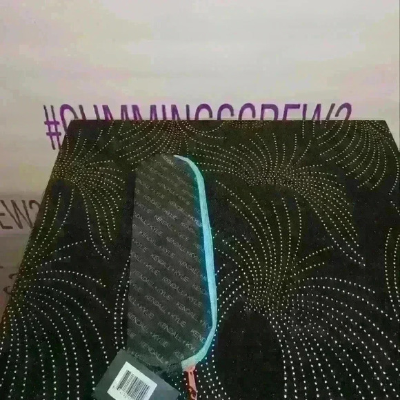 KENDALL + KYLIE Multi-Color Logo Multi-Use Pouch Makeup Bag NWT - Picture 5 of 5